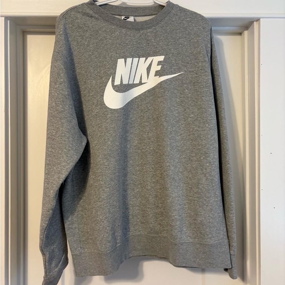Nike Men's Crewneck Gray Sweater